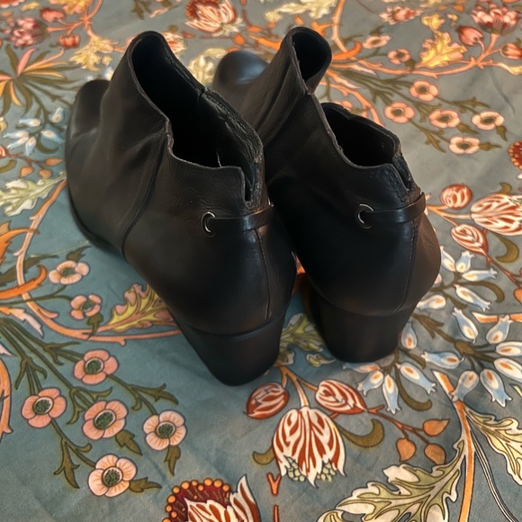 Stuart Weitzman Leather Booties - Picture 7 of 9